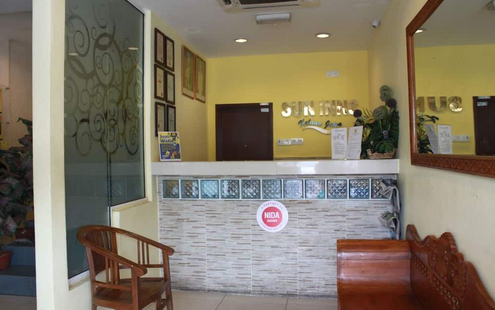 Meja Penyambut Tetamu Gambar