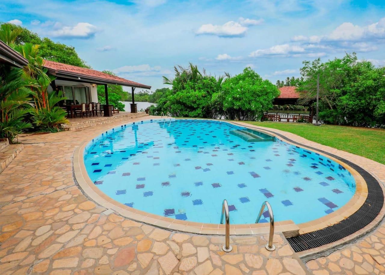 Kolam renang Gambar