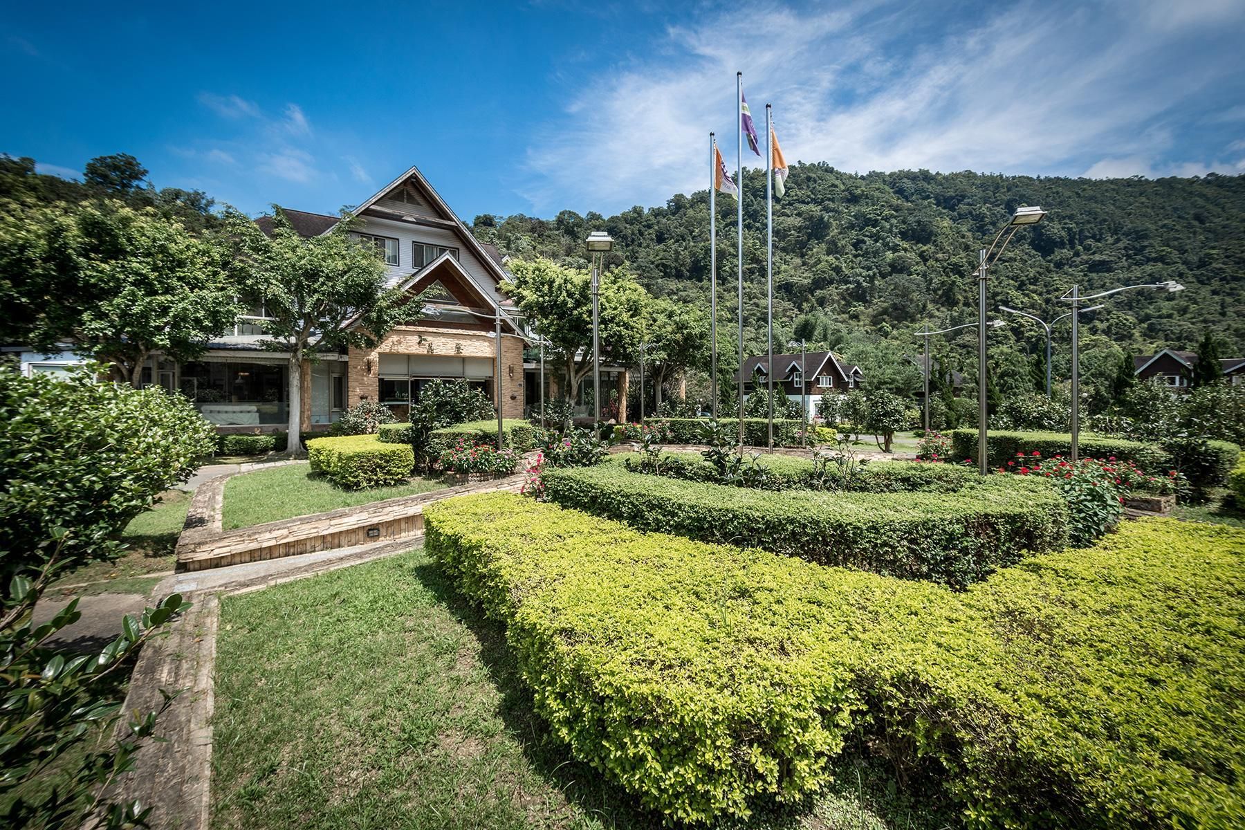 Pemandangan luar