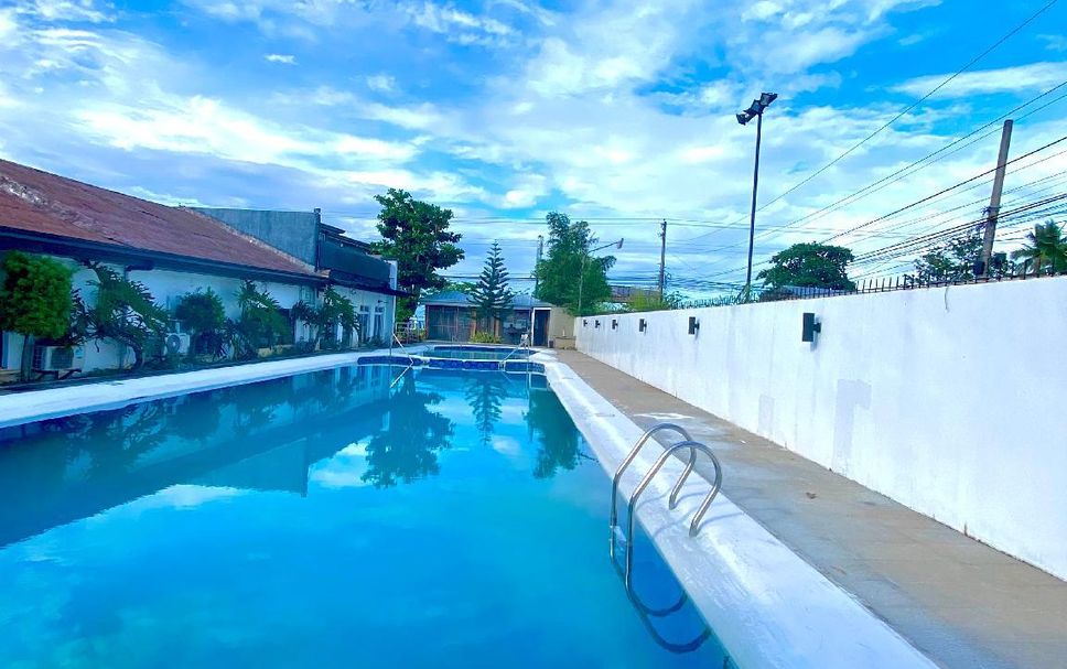 Kolam renang Gambar
