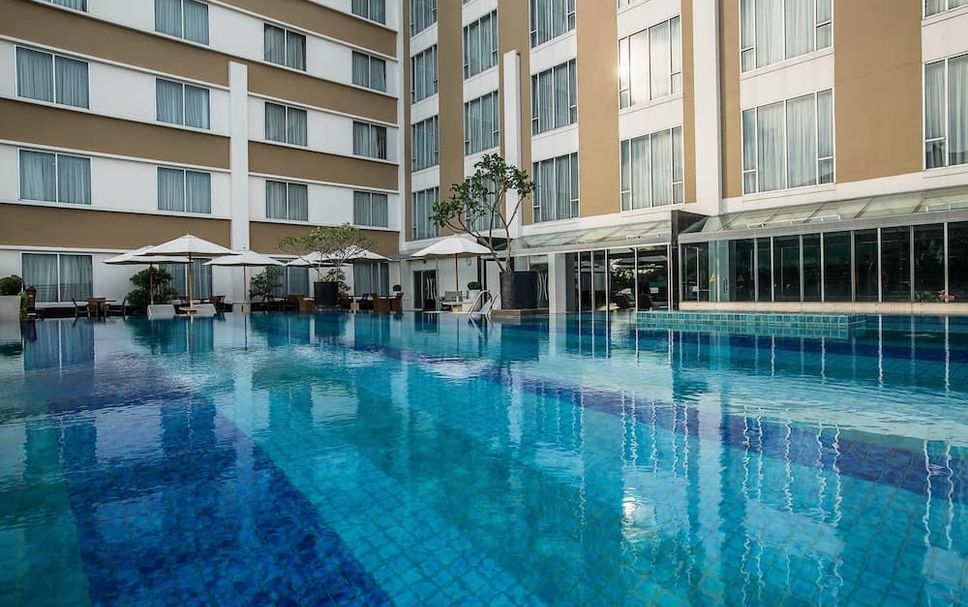 Kolam renang Gambar