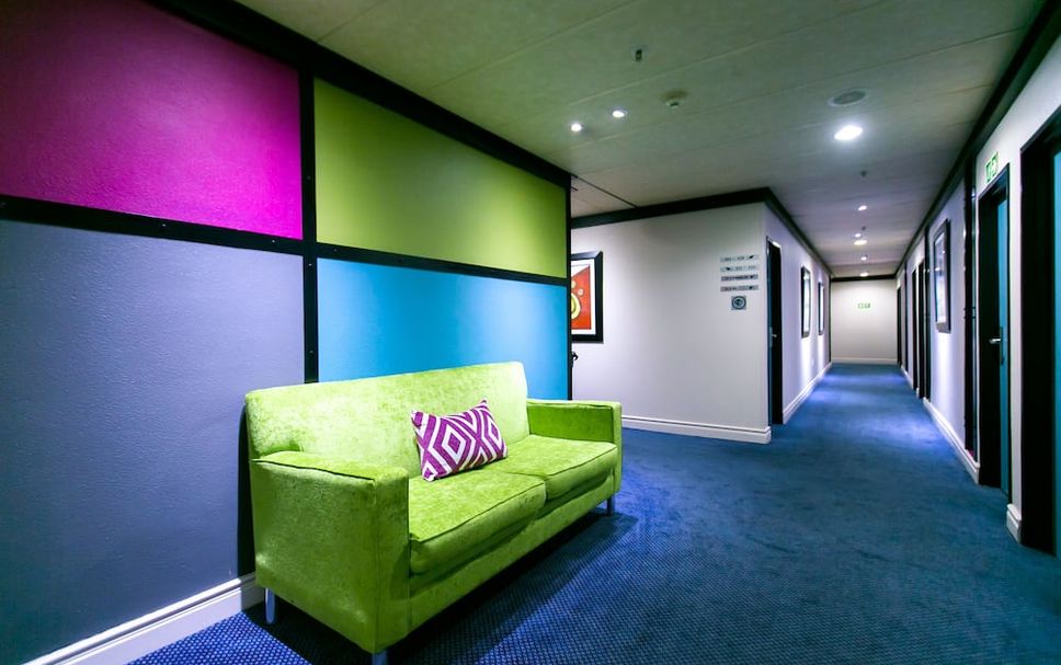 hallway Gambar