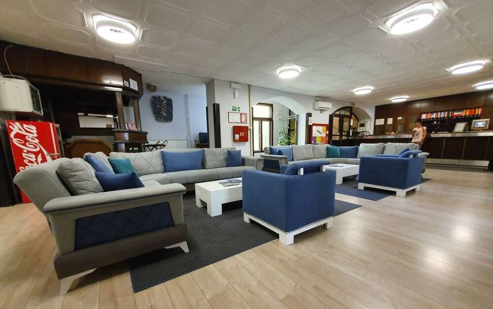 Balai Menunggu Gambar