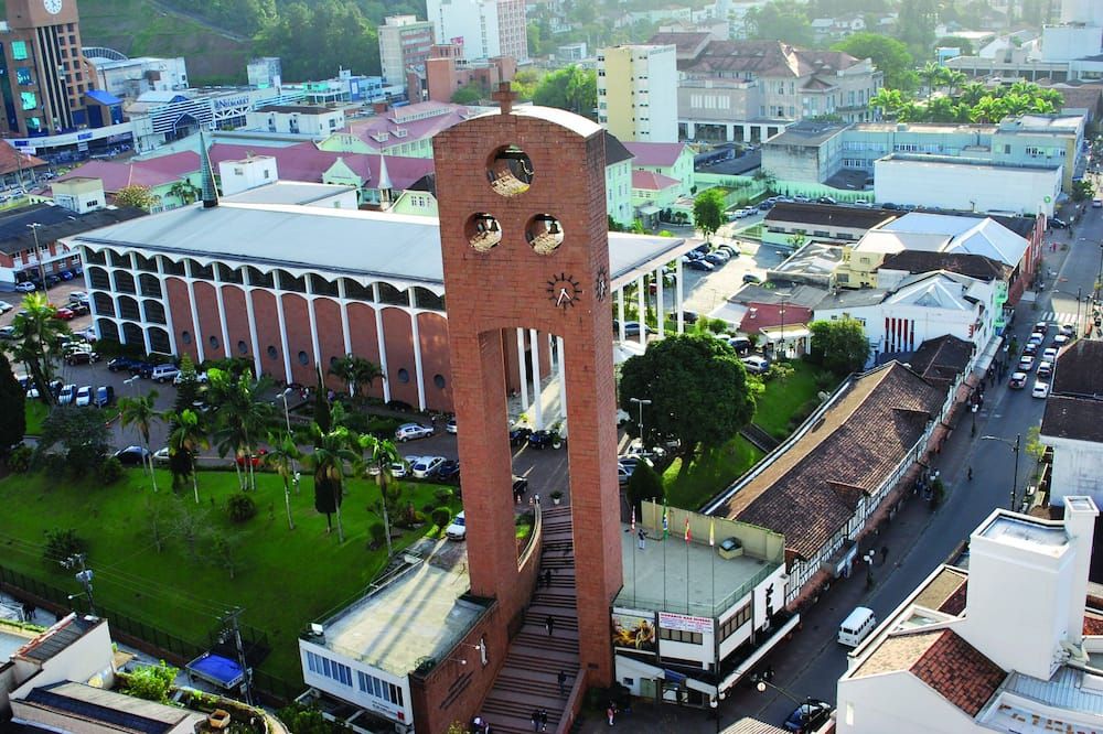 Pemandangan luar