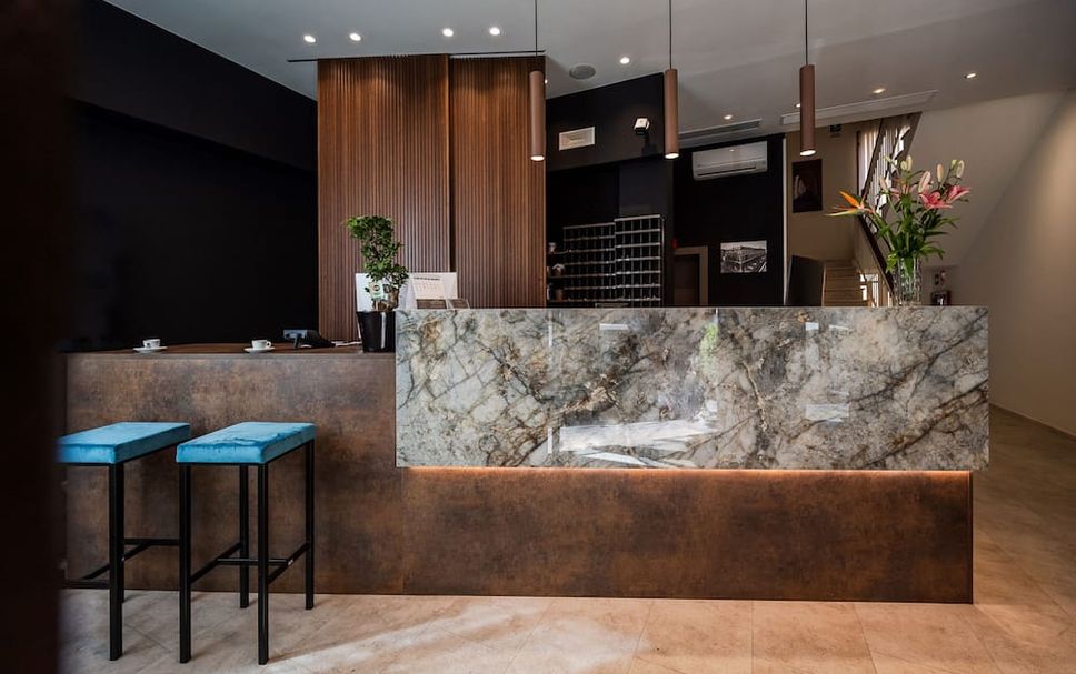 Meja Penyambut Tetamu Gambar