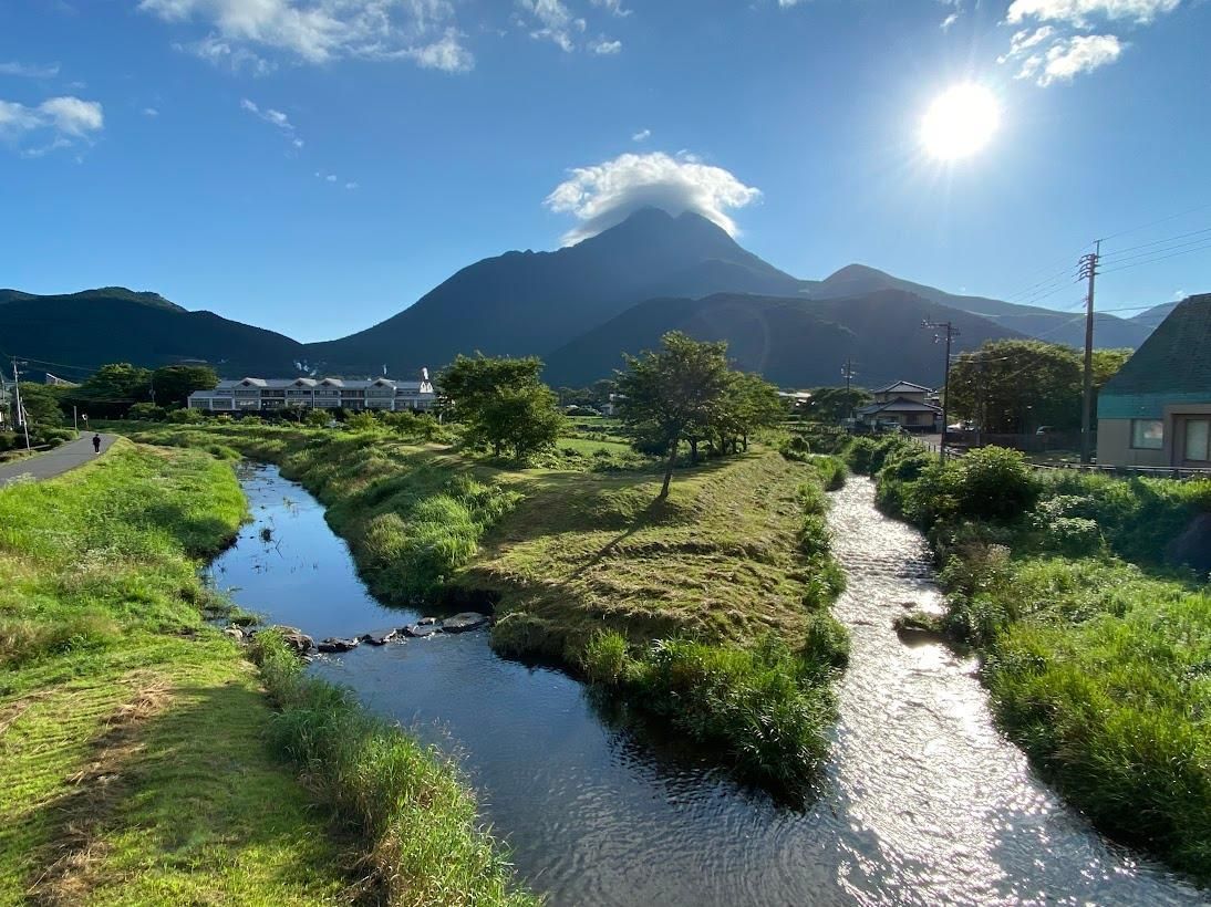 Pemandangan luar