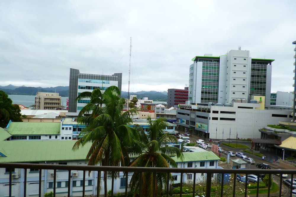 Pemandangan luar