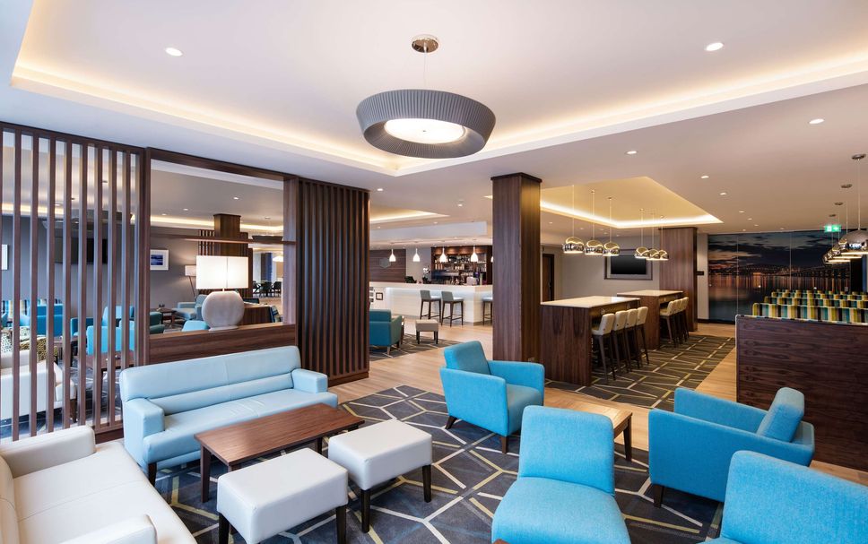 Balai Menunggu Gambar