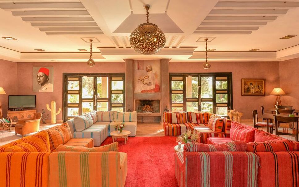 Balai Menunggu Gambar