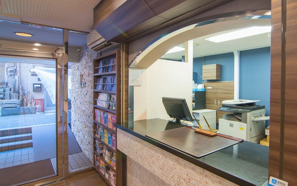 Meja Penyambut Tetamu Gambar