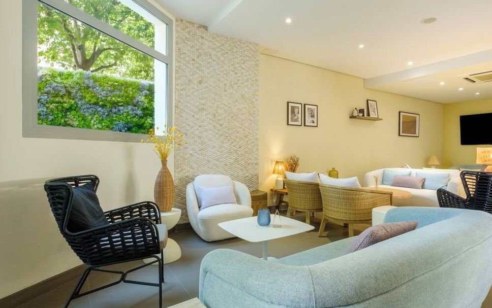 Balai Menunggu Gambar