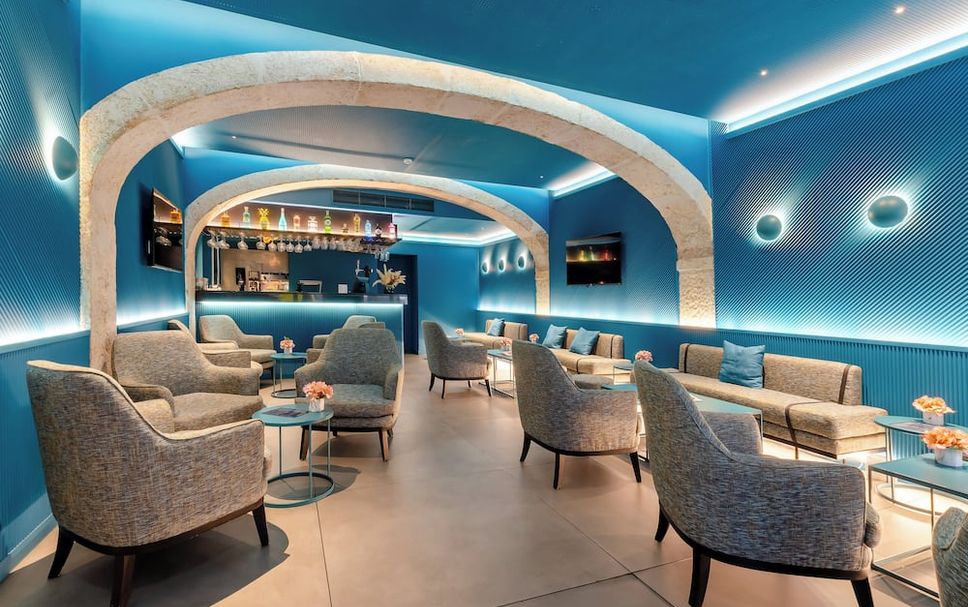 Balai Menunggu Gambar