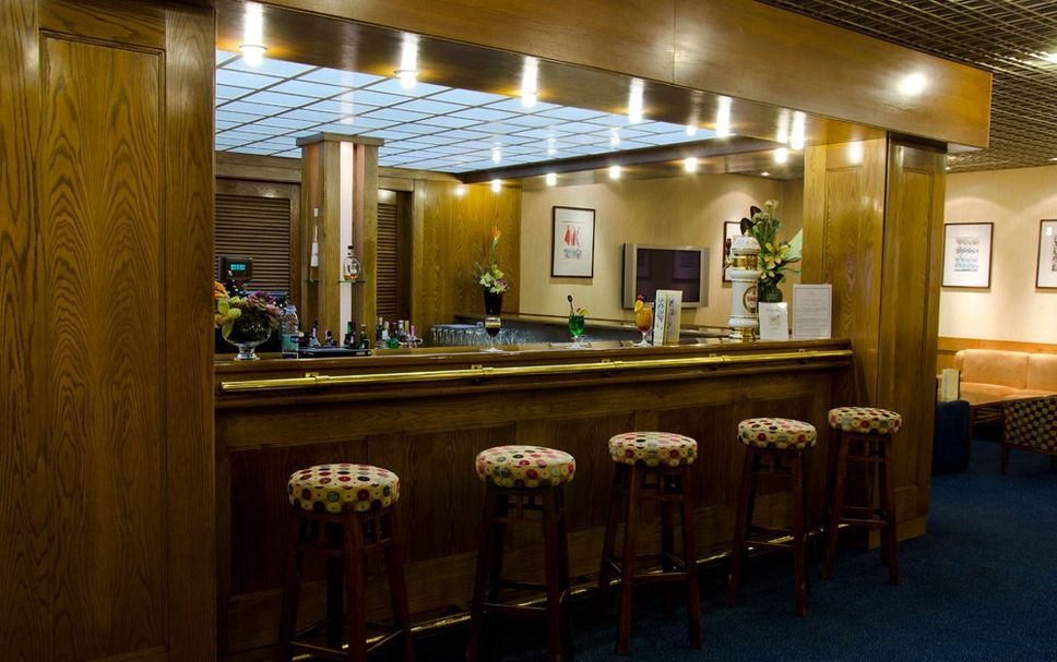 Meja Penyambut Tetamu Gambar