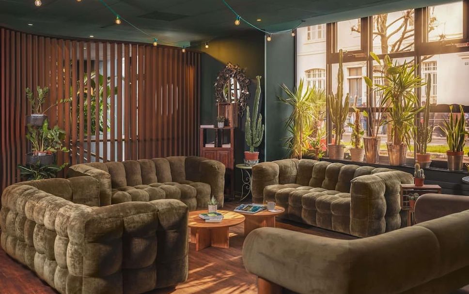 Balai Menunggu Gambar