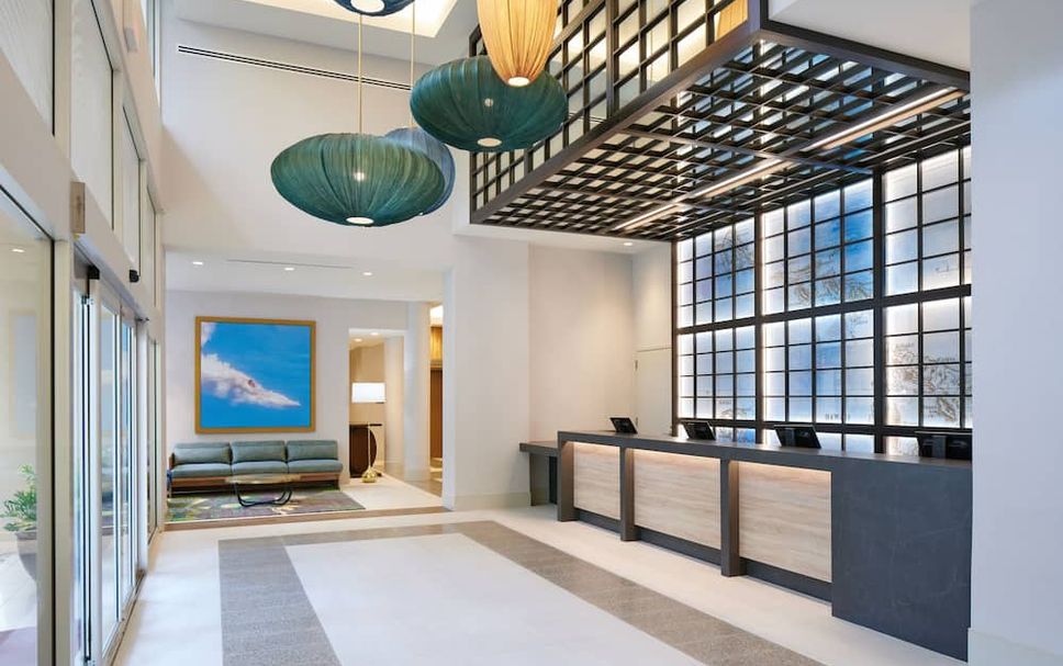 Meja Penyambut Tetamu Gambar