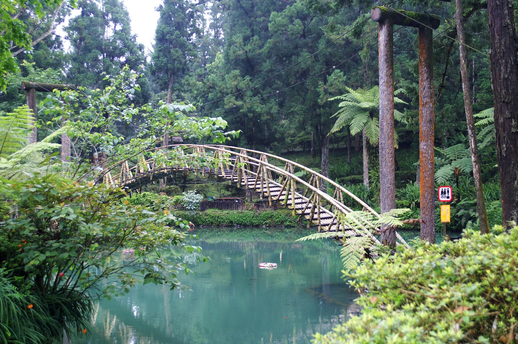 Pemandangan luar