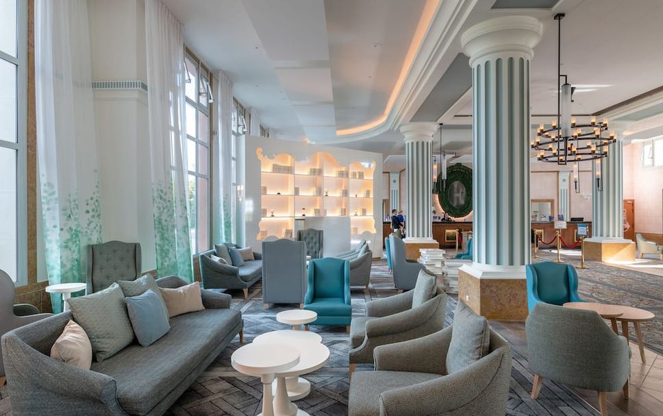 Balai Menunggu Gambar