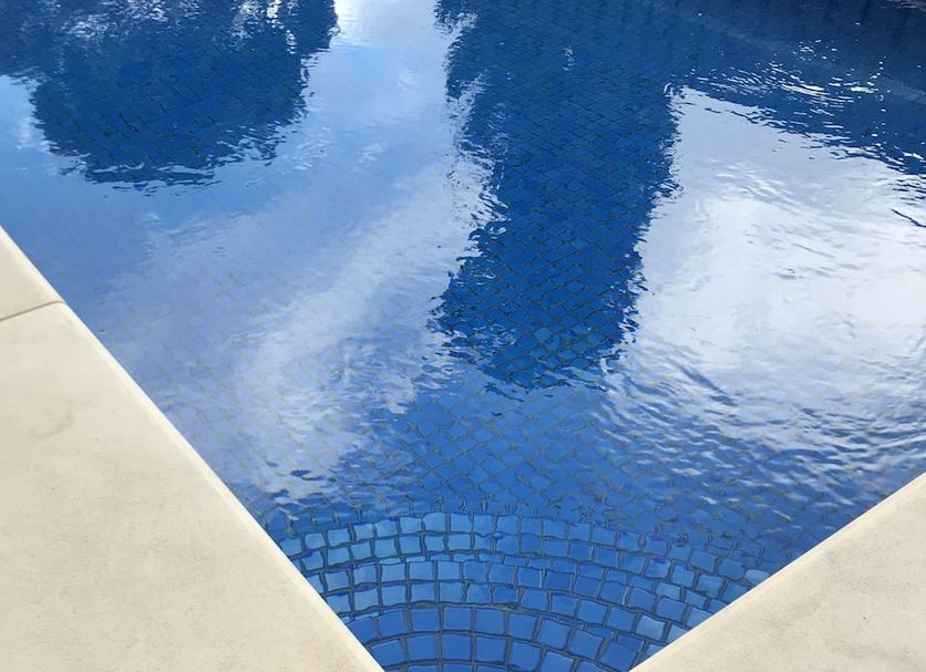 Kolam renang Gambar