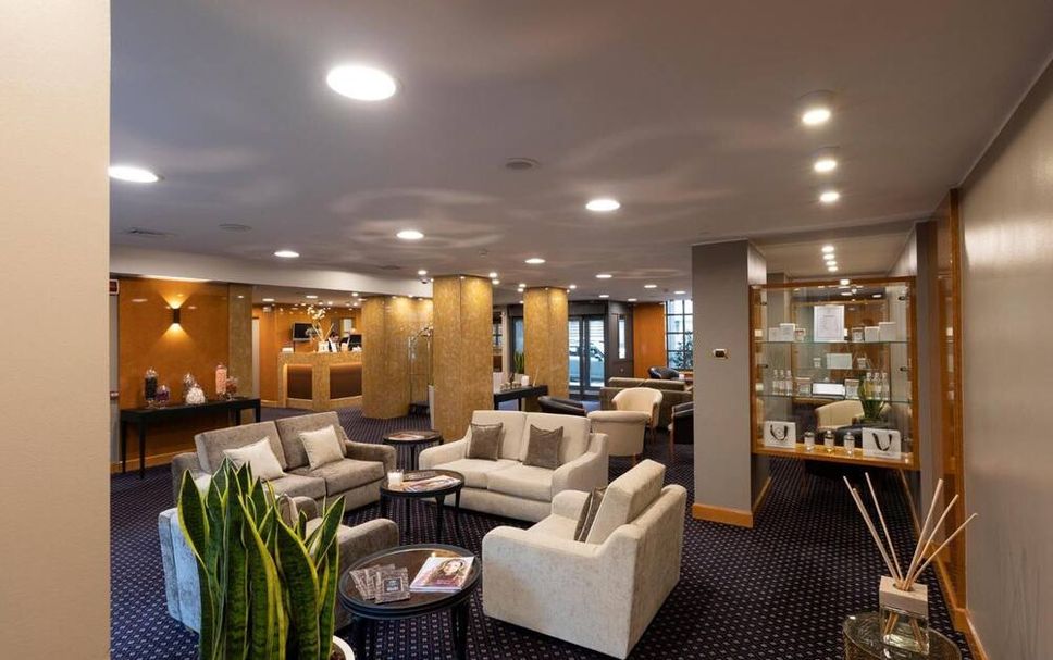 Balai Menunggu Gambar