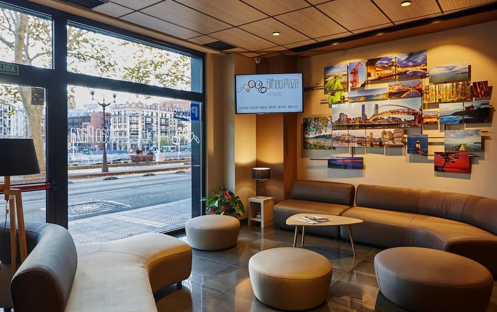 Balai Menunggu Gambar