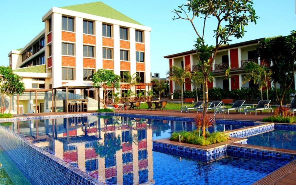 Kolam renang Gambar