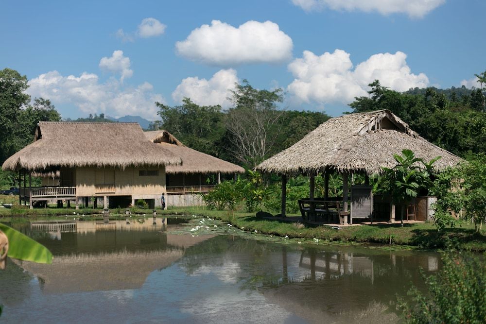 Pemandangan luar