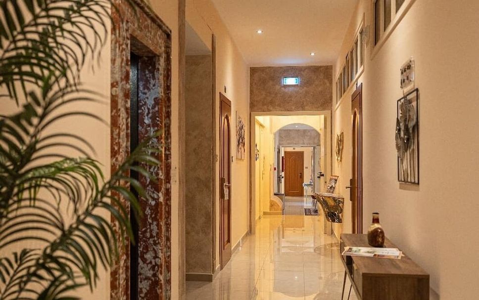 hallway Gambar