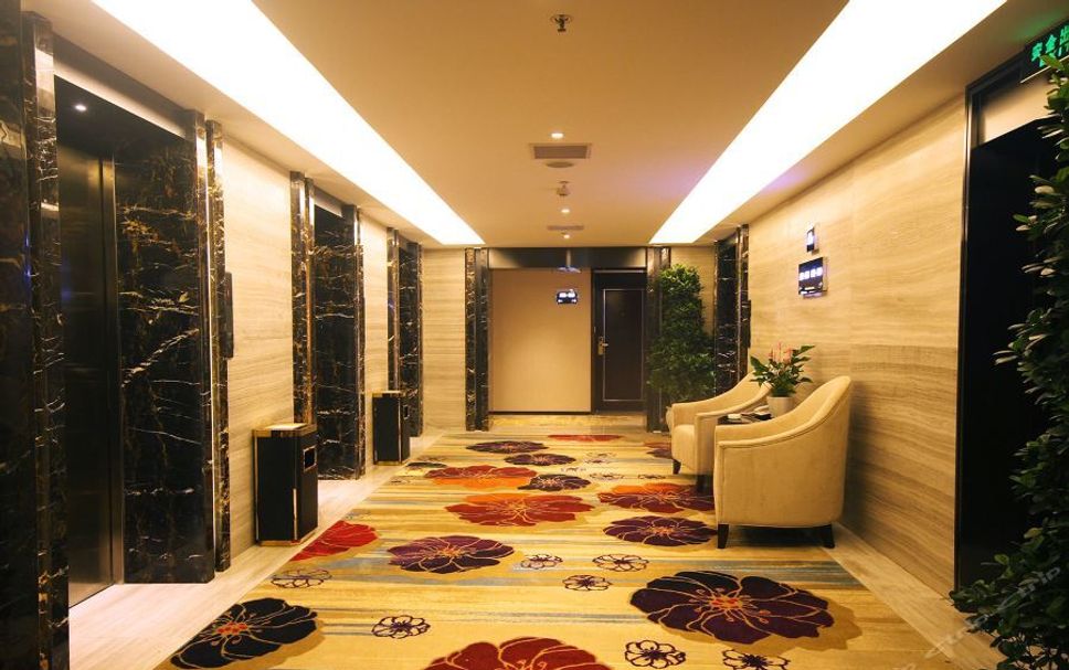 hallway Gambar
