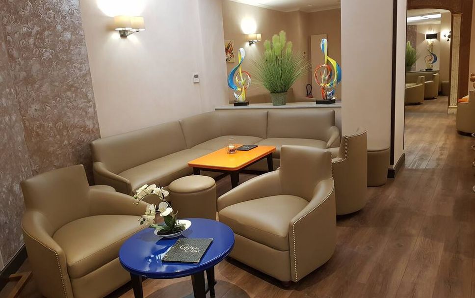 Balai Menunggu Gambar