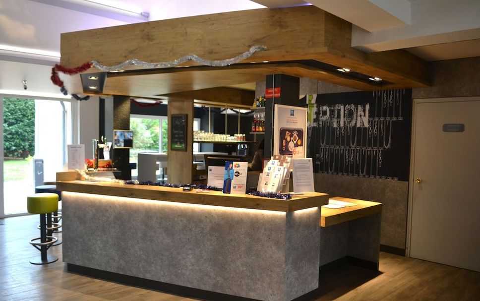 Meja Penyambut Tetamu Gambar