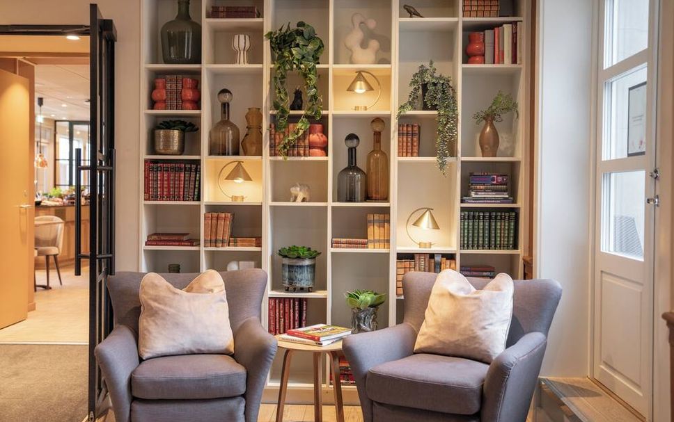 Balai Menunggu Gambar