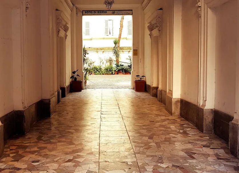hallway Gambar