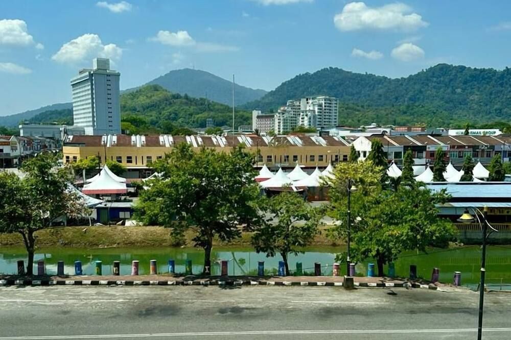Pemandangan luar