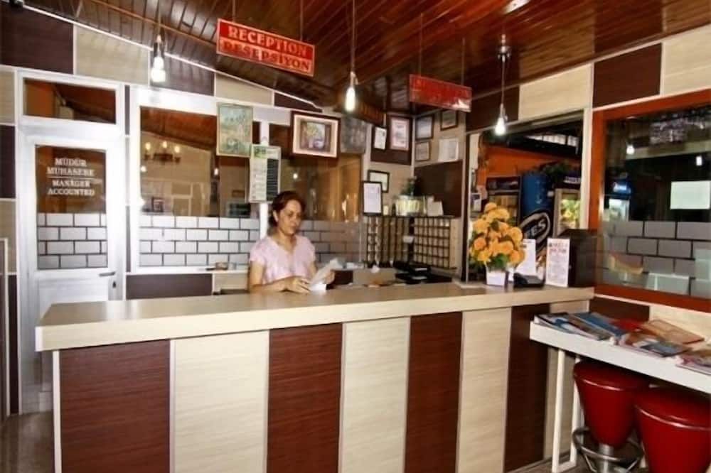 Meja Penyambut Tetamu Gambar