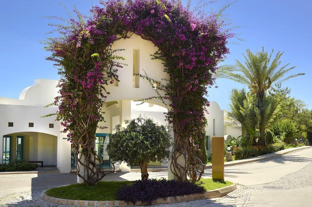 Pemandangan luar