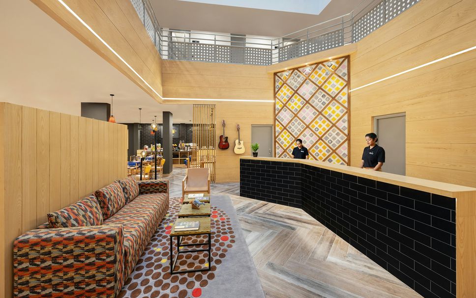 Meja Penyambut Tetamu Gambar