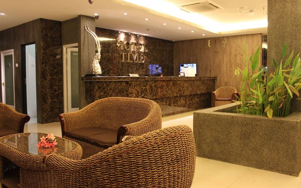 Meja Penyambut Tetamu Gambar