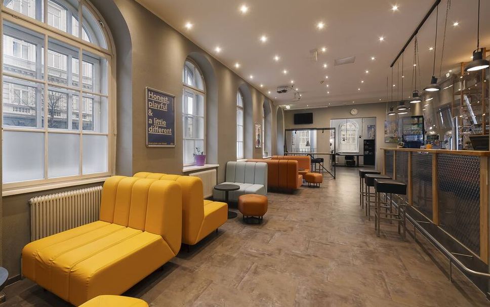 Balai Menunggu Gambar