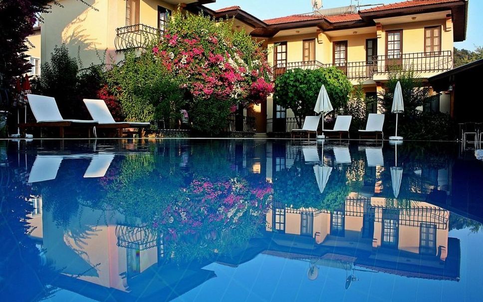 Kolam renang Gambar