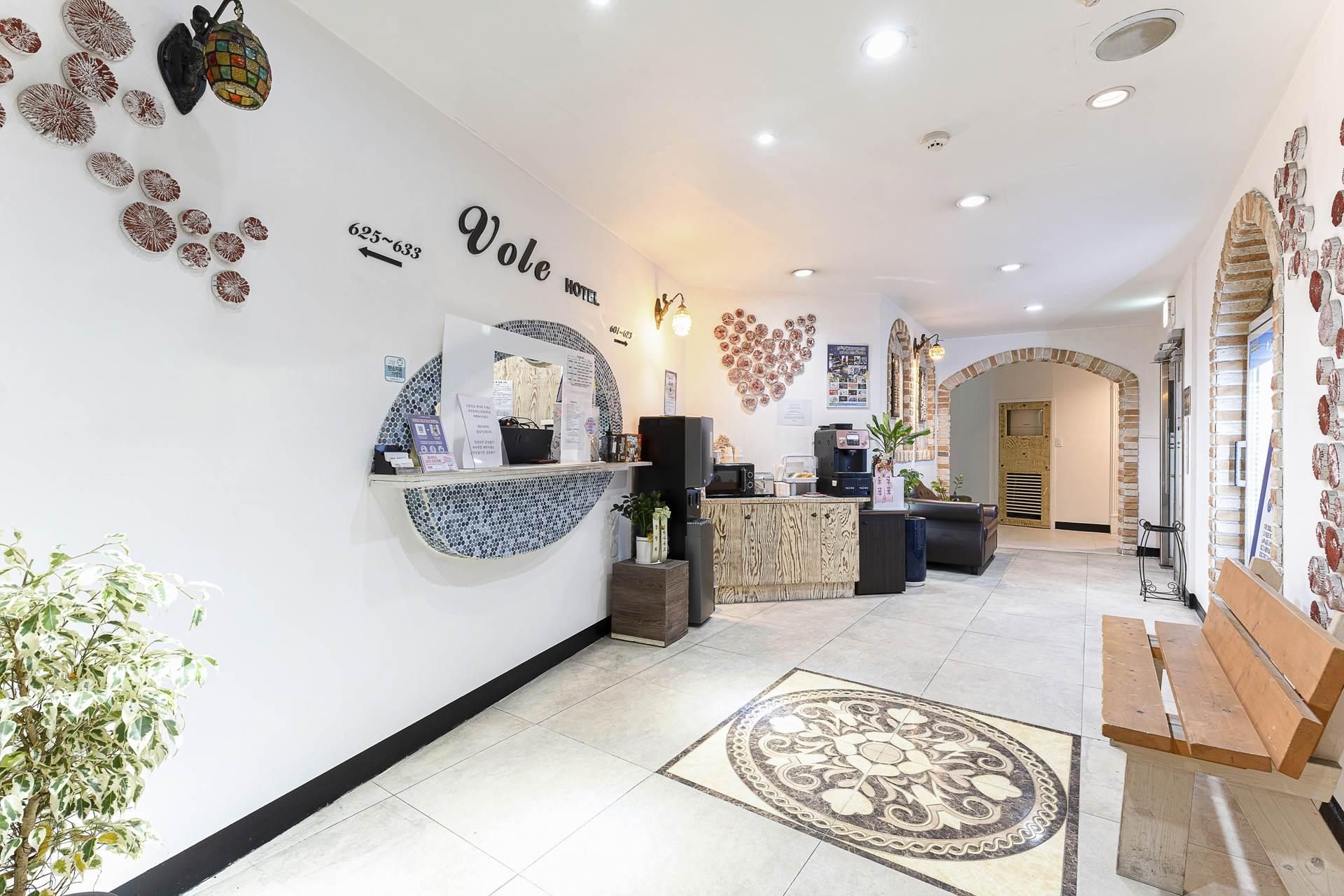 Meja Penyambut Tetamu