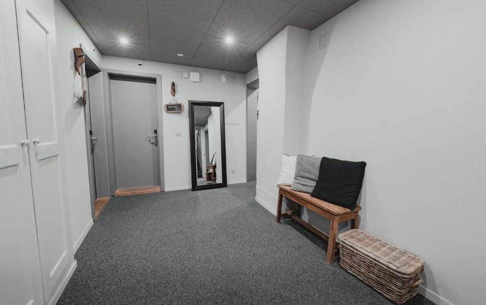 hallway Gambar