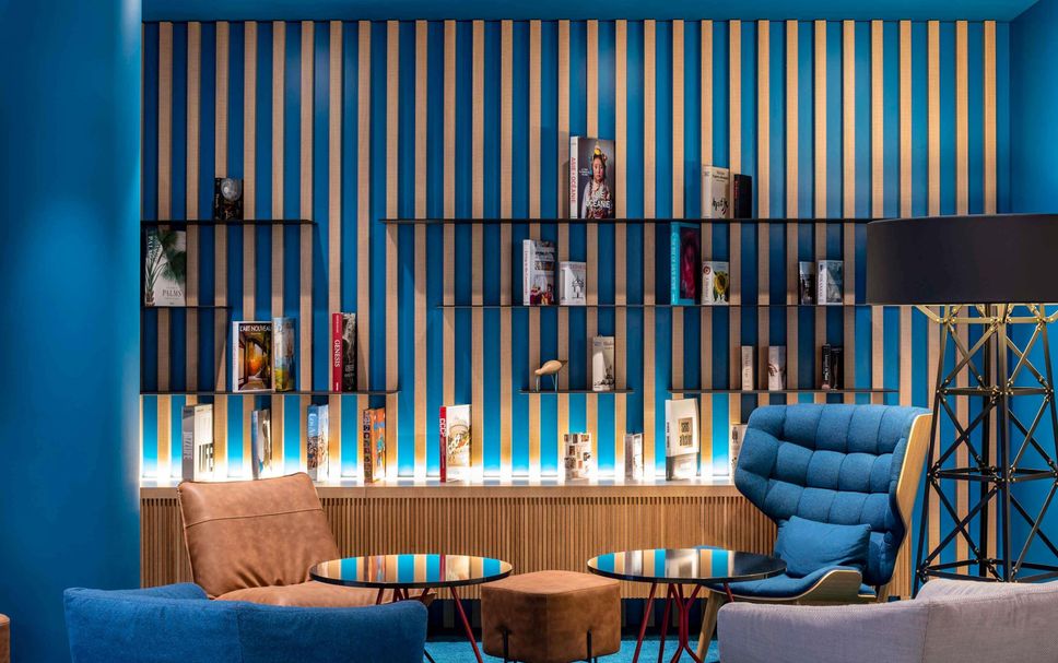 Balai Menunggu Gambar