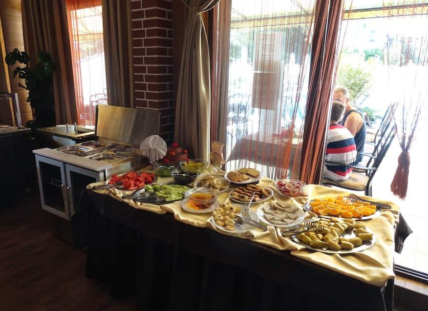 Buffet Gambar