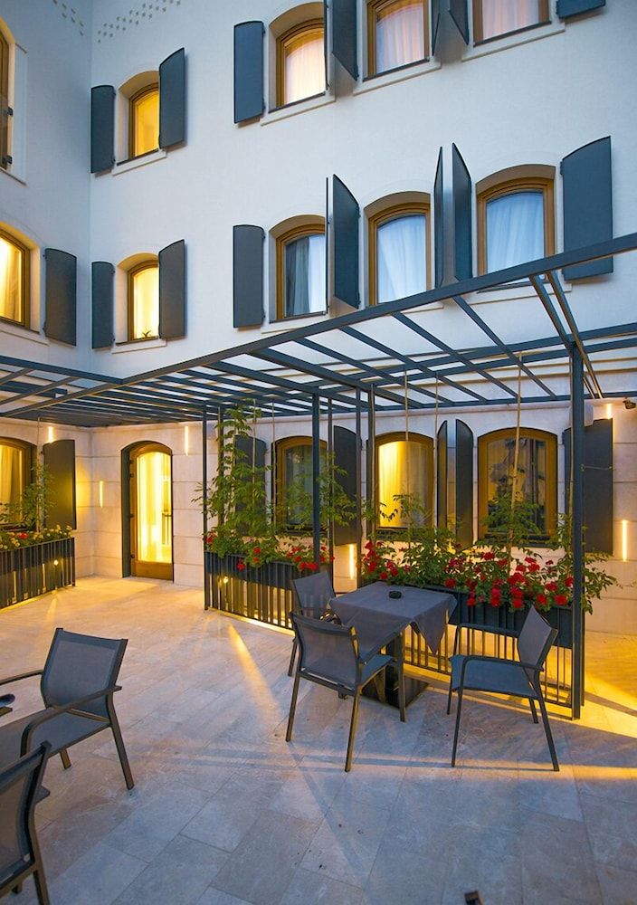 Patio Gambar
