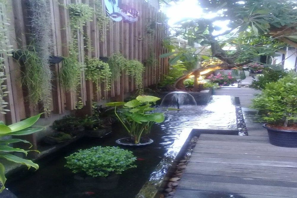 Pemandangan luar