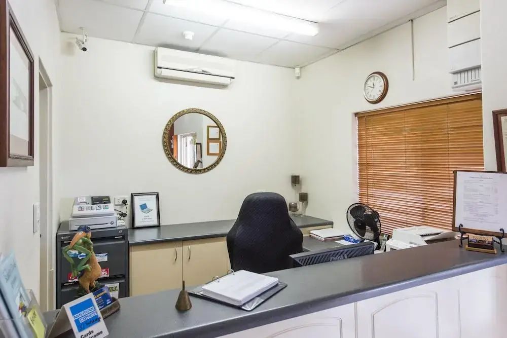 Meja Penyambut Tetamu