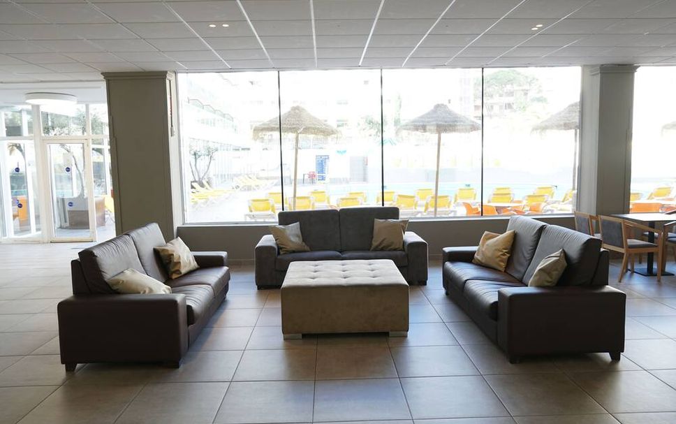 Balai Menunggu Gambar