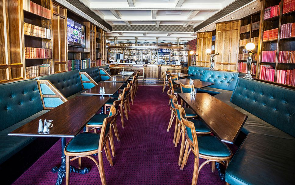 Balai Menunggu Gambar