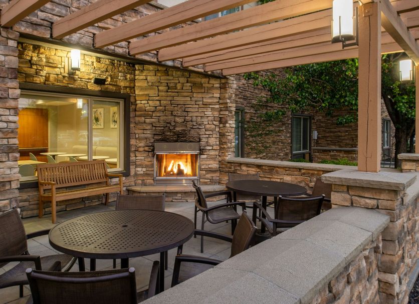 Patio Gambar