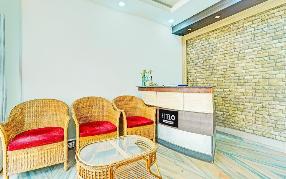 Meja Penyambut Tetamu Gambar